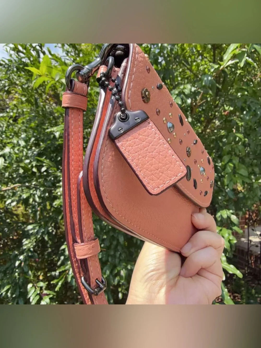 EUC COACH 1941 CLUTCH WITH PRAIRIE RIVETS 29715
